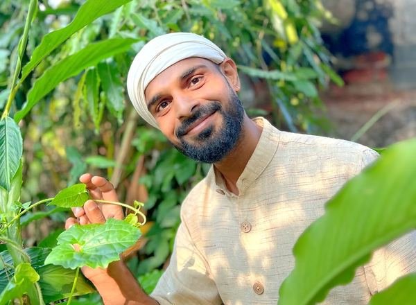7 स्कूल बदले, 2 कॉलेज छोड़े, जिसे सिस्टम ने ‘फेल’ माना उसी ने गढ़ी ‘आजादी की पाठशाला’